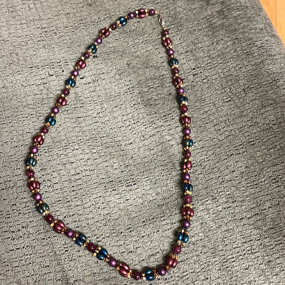 Beaded necklace with fall colors.